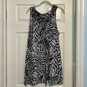 Style & Co black/white tunic tank with jeweled neckline and tiered bottom hem XL